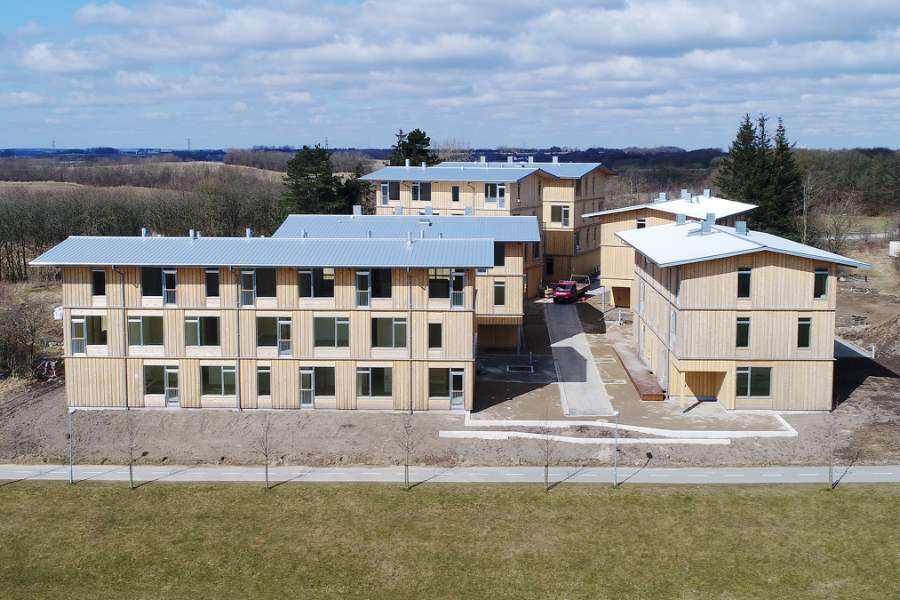 Banebrydende, almene boliger<br>med spektakulær udsigt, Lisbjergvej 13, Aarhus - Dronefilm
